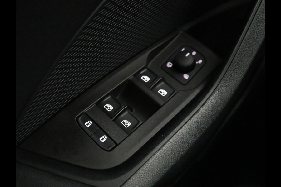 Škoda Octavia Combi 1.0 e-TSI Sport Bns | Automaat | Carplay | Cruise Control | LED | Sfeer verlichting | Climate controle | PDC | Sportstoelen | DAB+