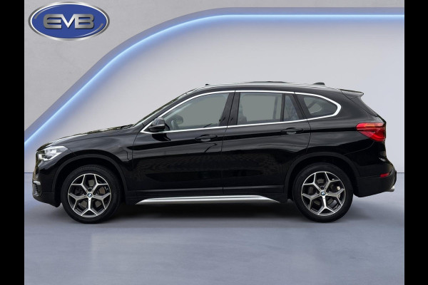 BMW X1 SDrive20i 192 pk High Executive, panoramadak, trekhaak, 1/2 lederen sportinterieur