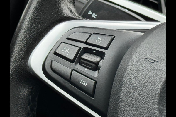BMW X1 SDrive20i 192 pk High Executive, panoramadak, trekhaak, 1/2 lederen sportinterieur
