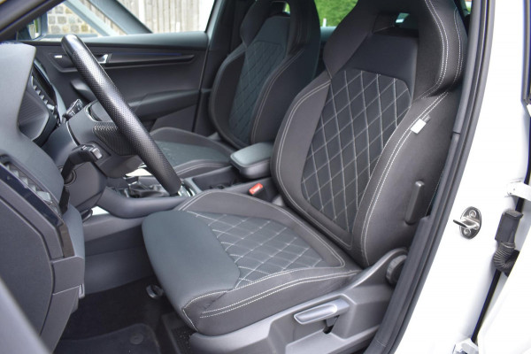 Škoda Karoq 1.5 TSI ACT Sportline | PANORAMADAK | CANTON | DEALER ONDERHOUDEN | CAMERA | SFEERVERLICHTING | NAP | VIRTUAL COCKPIT
