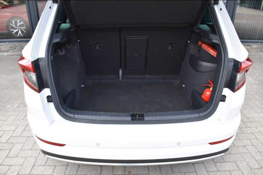 Škoda Karoq 1.5 TSI ACT Sportline | PANORAMADAK | CANTON | DEALER ONDERHOUDEN | CAMERA | SFEERVERLICHTING | NAP | VIRTUAL COCKPIT