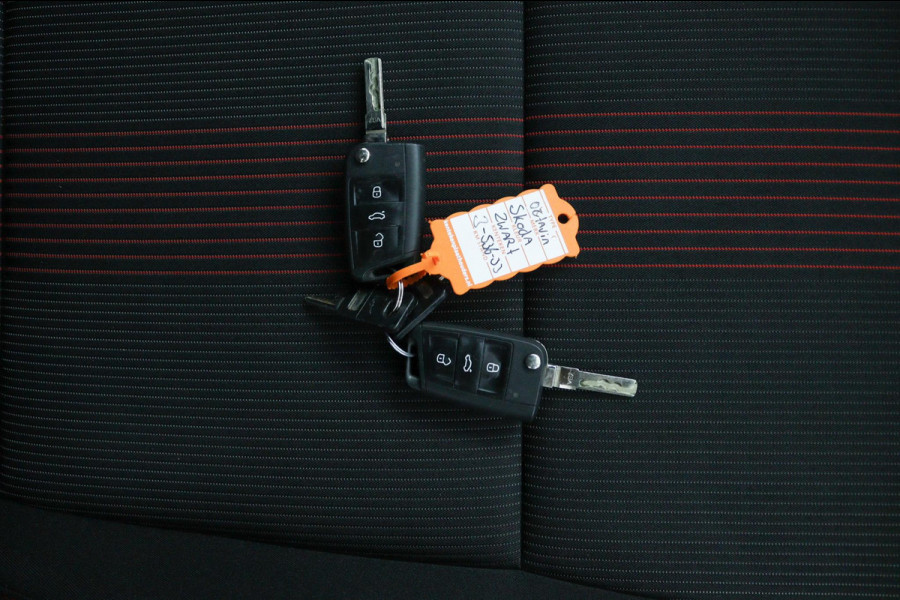 Škoda Octavia Combi 1.5 TSI SPORT*AUTOMAAT*CRUISE*CARPLAY*ECC*HAAK*NAV