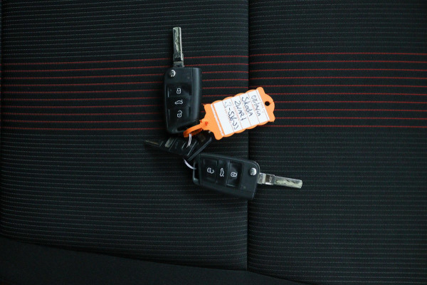 Škoda Octavia Combi 1.5 TSI SPORT*AUTOMAAT*CRUISE*CARPLAY*ECC*HAAK*NAV