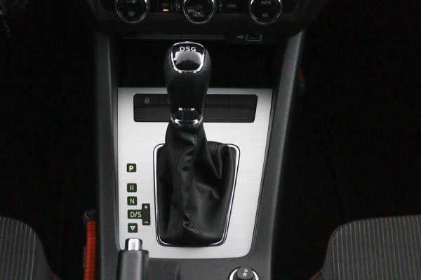 Škoda Octavia Combi 1.5 TSI SPORT*AUTOMAAT*CRUISE*CARPLAY*ECC*HAAK*NAV