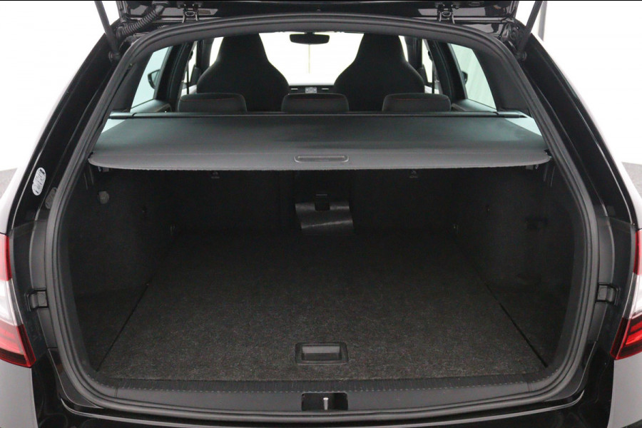 Škoda Octavia Combi 1.5 TSI SPORT*AUTOMAAT*CRUISE*CARPLAY*ECC*HAAK*NAV