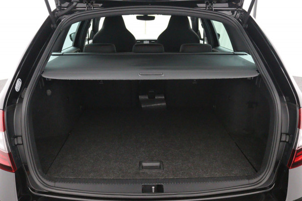 Škoda Octavia Combi 1.5 TSI SPORT*AUTOMAAT*CRUISE*CARPLAY*ECC*HAAK*NAV