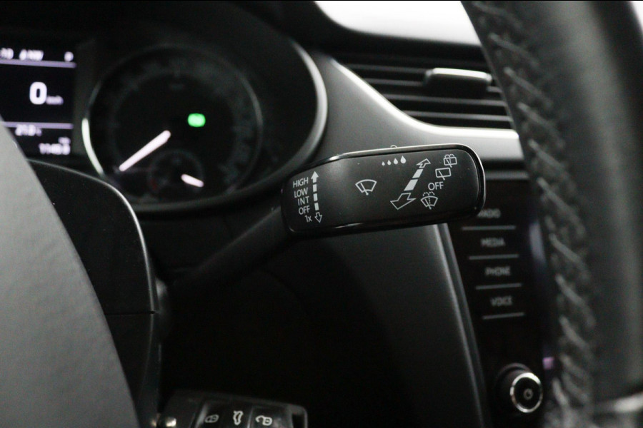 Škoda Octavia Combi 1.5 TSI SPORT*AUTOMAAT*CRUISE*CARPLAY*ECC*HAAK*NAV