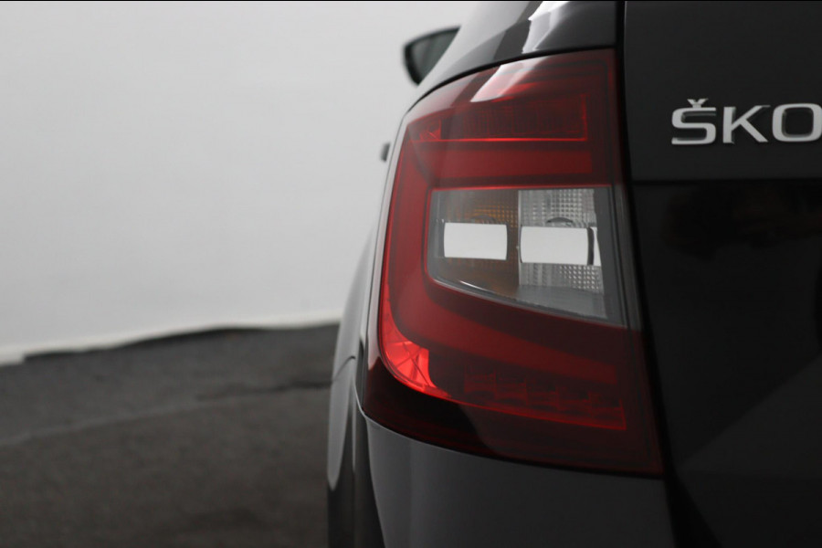 Škoda Octavia Combi 1.5 TSI SPORT*AUTOMAAT*CRUISE*CARPLAY*ECC*HAAK*NAV