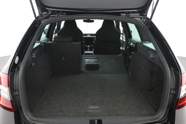 Škoda Octavia Combi 1.5 TSI SPORT*AUTOMAAT*CRUISE*CARPLAY*ECC*HAAK*NAV