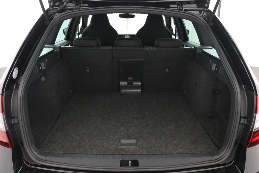 Škoda Octavia Combi 1.5 TSI SPORT*AUTOMAAT*CRUISE*CARPLAY*ECC*HAAK*NAV