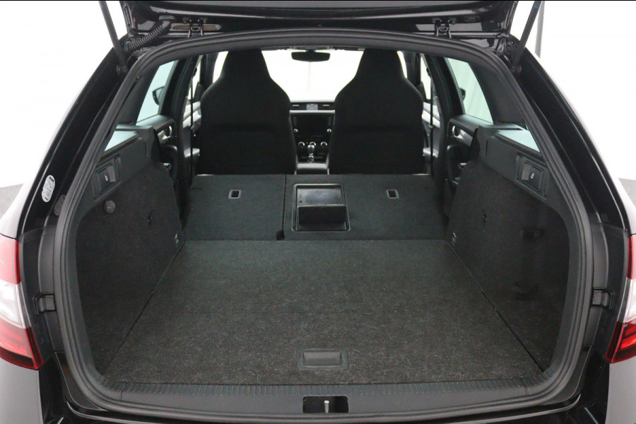 Škoda Octavia Combi 1.5 TSI SPORT*AUTOMAAT*CRUISE*CARPLAY*ECC*HAAK*NAV