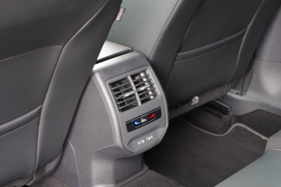 CUPRA Formentor 1.4 e-Hybrid 204 PK BNS, Adap. Cruise Control, Camera, Sfeerverlichting, LED