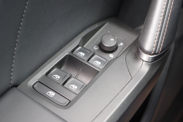 CUPRA Formentor 1.4 e-Hybrid 204 PK BNS, Adap. Cruise Control, Camera, Sfeerverlichting, LED