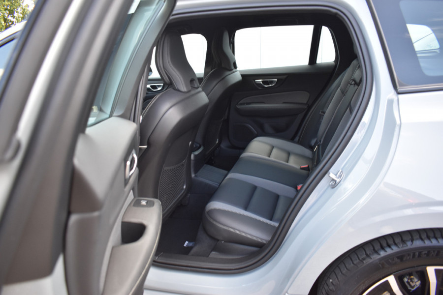 Volvo V60 T6 350PK Plug-in hybrid AWD Plus Dark ACC | Pilot Assist | Harman Kardon | 360 Camera | BLIS | Trekhaak | Stoel en Stuurwiel verwarming