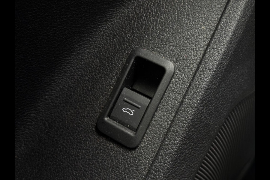Audi Q3 35 TFSI S Line 10-2019 NAVI CLIMATE PDC ELEK PAKKET 1e EIGENAAR