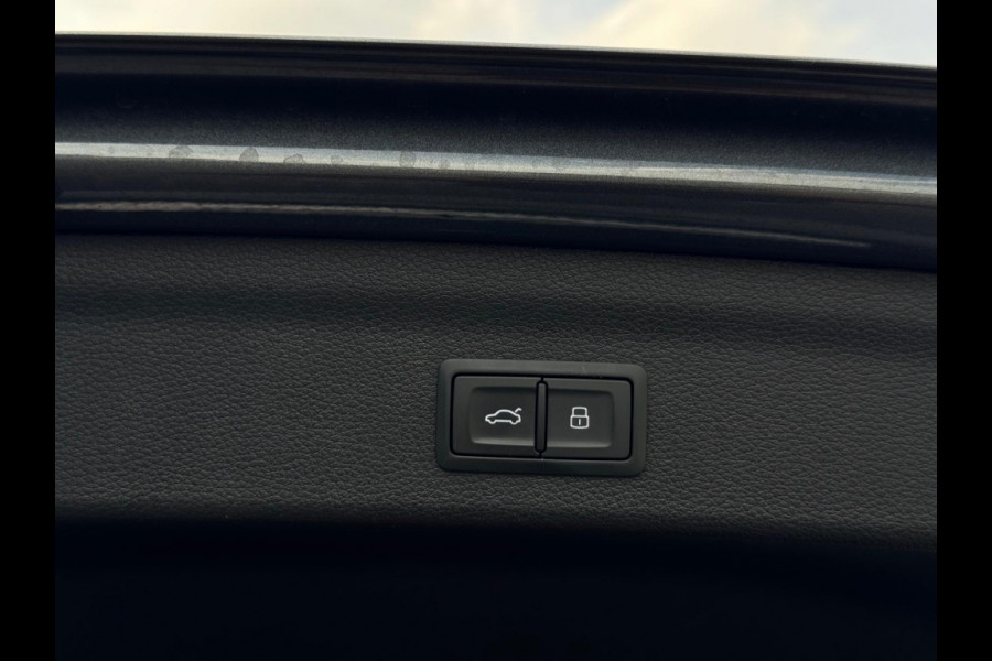 Audi Q3 35 TFSI S Line 10-2019 NAVI CLIMATE PDC ELEK PAKKET 1e EIGENAAR