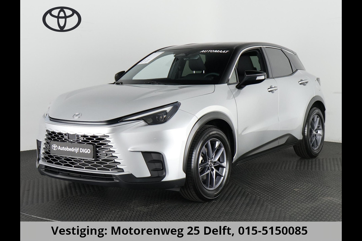 Lexus LBX BUSINESSLINE BI-TONE GARANTIE 2035 ! BI-TONE PRO LINE-PACK. BSM. PDC V+A STUUR/STOEL VERWARMING Lexus LBX BUSINESSLINE BI-TONE GARANTIE 2035 ! BI-TONE PRO LINE-PACK. BSM. PDC V+A STUUR/STOEL VERWARMING
