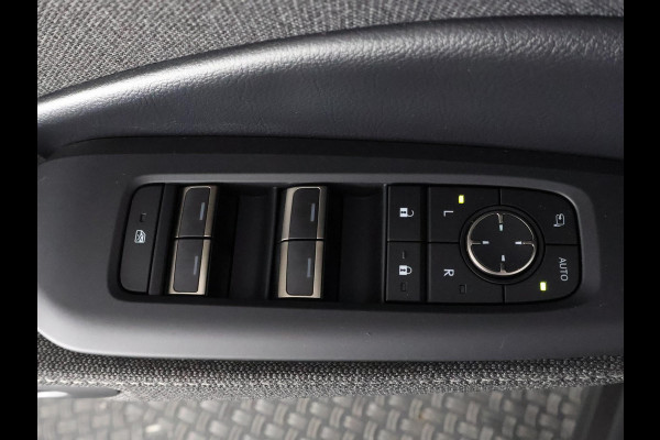 Lexus LBX BUSINESSLINE BI-TONE GARANTIE 2035 ! BI-TONE PRO LINE-PACK. BSM. PDC V+A STUUR/STOEL VERWARMING