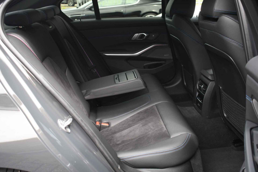 BMW 3 Serie Touring 330e xDrive M-Sport Pro LCI Dravitgrau Pano HUD el-zetels 19inch