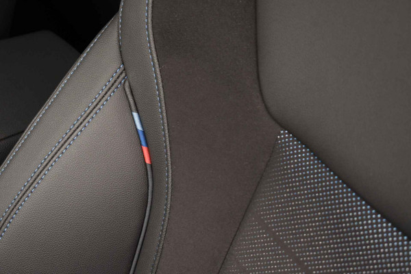 BMW 3 Serie Touring 330e xDrive M-Sport Pro LCI Dravitgrau Pano HUD el-zetels 19inch