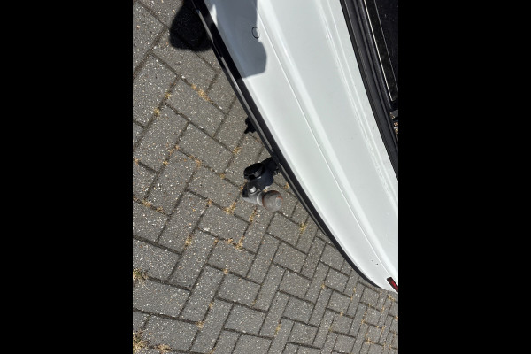 Volvo V60 2.0 T6 Recharge AWD Business Pro/leer/trekhaak/camera/navi/orig ned