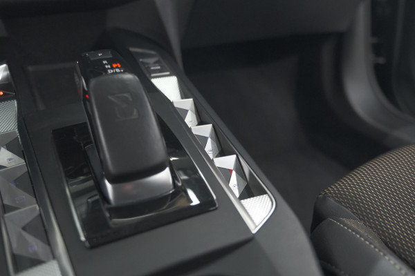 DS DS 3 Crossback E-Tense So Chic 50 kWh | 3 Fase | Camera | Dodehoekdetectie | Apple Carplay