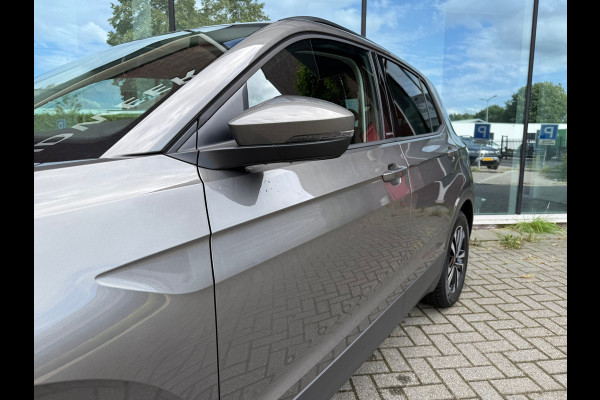 Volkswagen T-Cross 1.0 TSI Life United - Camera - Parkeerhulp - Climate - Navi - Cruise