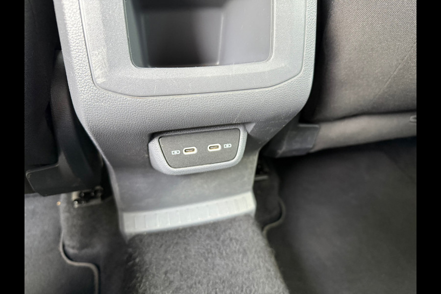 Volkswagen T-Cross 1.0 TSI Life United - Camera - Parkeerhulp - Climate - Navi - Cruise