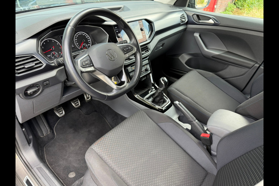 Volkswagen T-Cross 1.0 TSI Life United - Camera - Parkeerhulp - Climate - Navi - Cruise