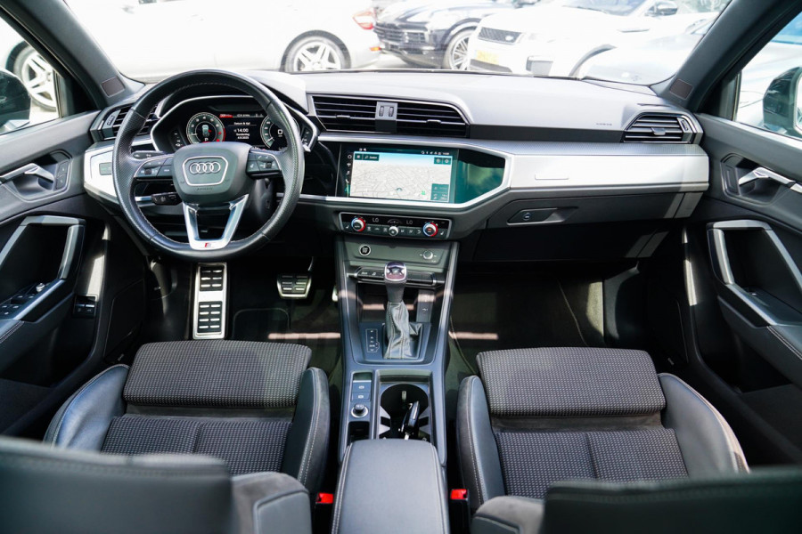 Audi Q3 45 TFSI e Business Edition | Sonos | Camera | Stuurwielverwarming