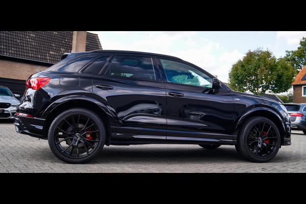 Audi Q3 45 TFSI e Business Edition | Sonos | Camera | Stuurwielverwarming