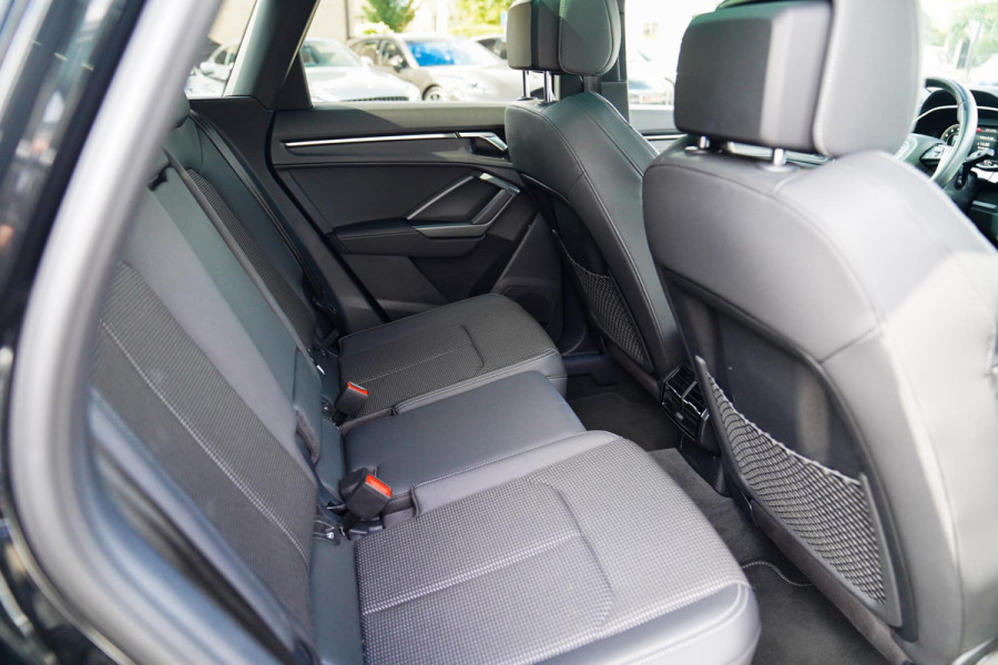 Audi Q3 45 TFSI e Business Edition | Sonos | Camera | Stuurwielverwarming