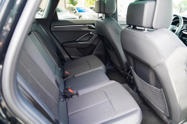 Audi Q3 45 TFSI e Business Edition | Sonos | Camera | Stuurwielverwarming