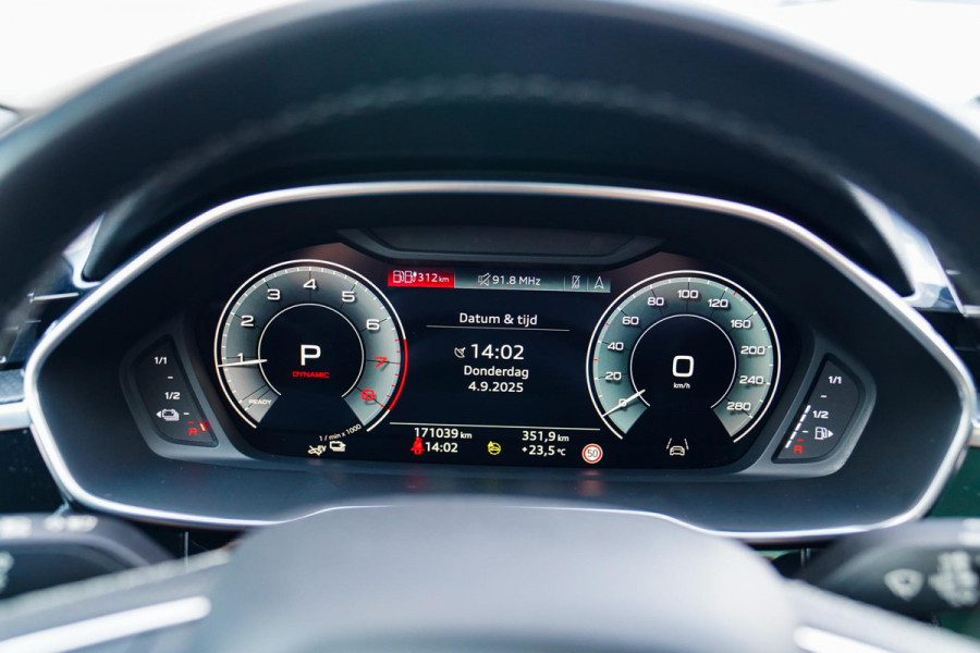 Audi Q3 45 TFSI e Business Edition | Sonos | Camera | Stuurwielverwarming