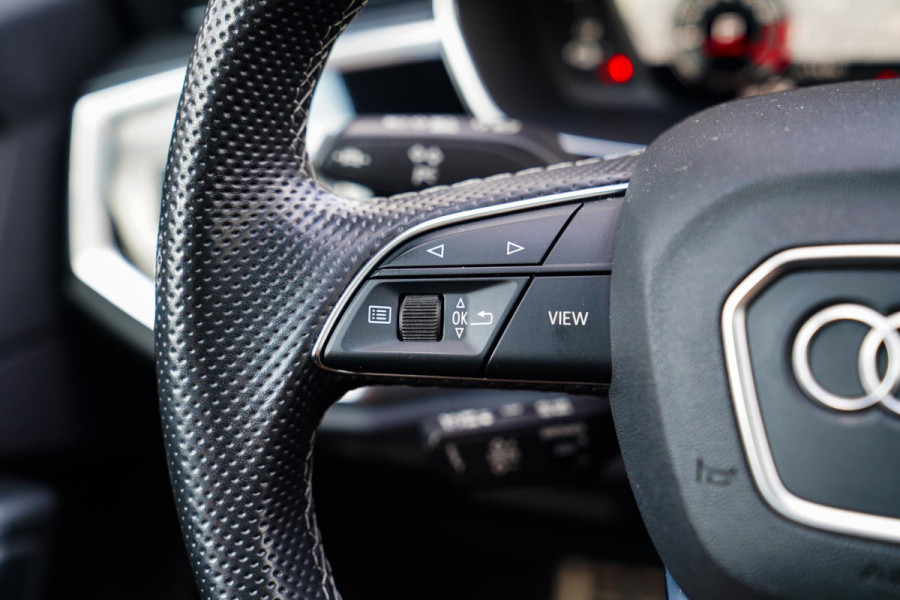 Audi Q3 45 TFSI e Business Edition | Sonos | Camera | Stuurwielverwarming