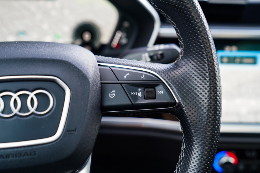 Audi Q3 45 TFSI e Business Edition | Sonos | Camera | Stuurwielverwarming