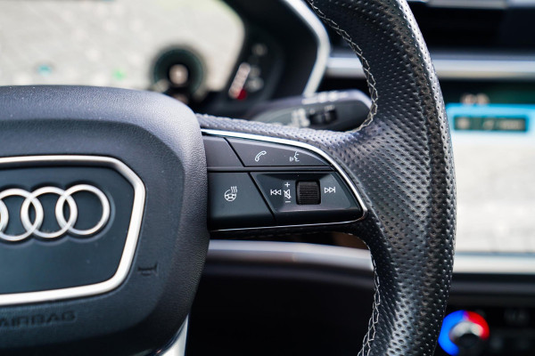 Audi Q3 45 TFSI e Business Edition | Sonos | Camera | Stuurwielverwarming