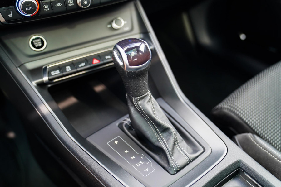 Audi Q3 45 TFSI e Business Edition | Sonos | Camera | Stuurwielverwarming