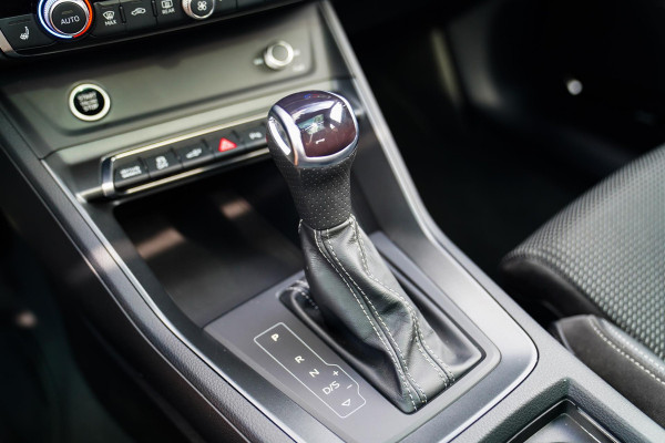 Audi Q3 45 TFSI e Business Edition | Sonos | Camera | Stuurwielverwarming