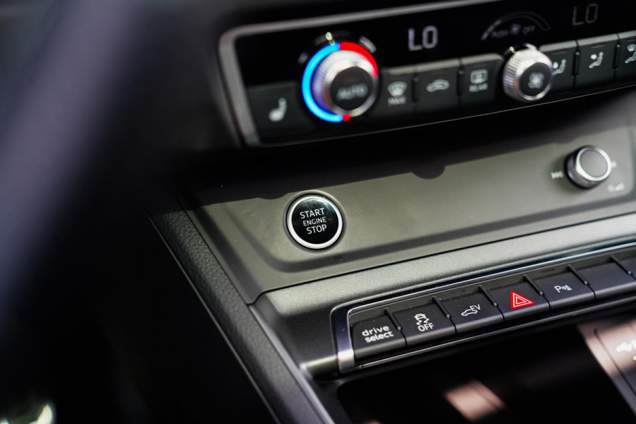 Audi Q3 45 TFSI e Business Edition | Sonos | Camera | Stuurwielverwarming