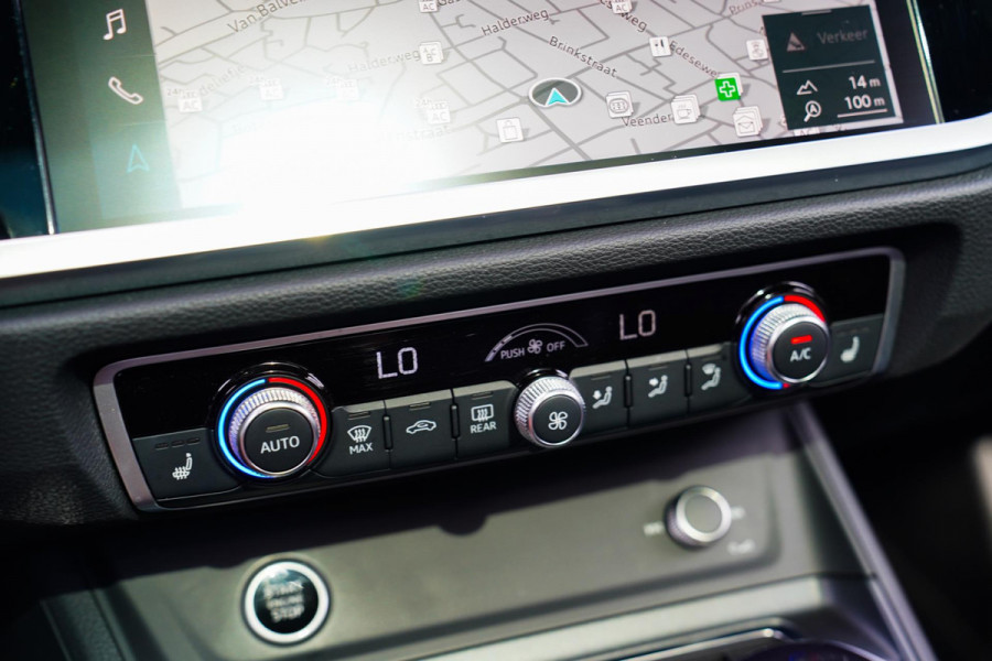 Audi Q3 45 TFSI e Business Edition | Sonos | Camera | Stuurwielverwarming