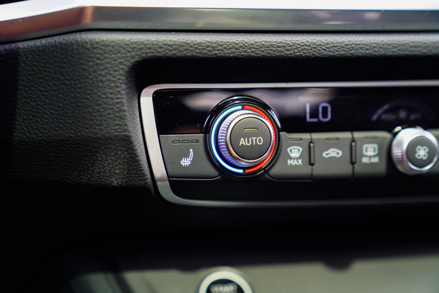Audi Q3 45 TFSI e Business Edition | Sonos | Camera | Stuurwielverwarming