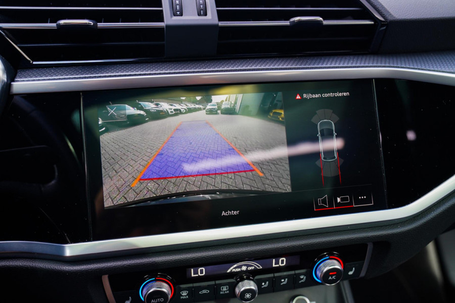 Audi Q3 45 TFSI e Business Edition | Sonos | Camera | Stuurwielverwarming