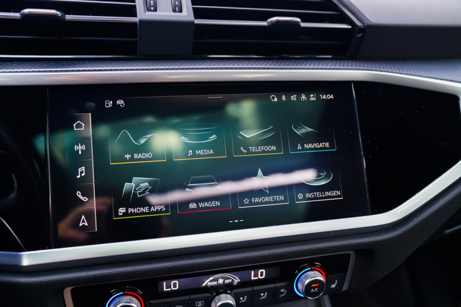 Audi Q3 45 TFSI e Business Edition | Sonos | Camera | Stuurwielverwarming