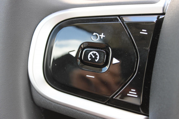 Volvo XC60 T6 350PK Autm. Plug-in hybrid AWD Ultra Dark Head-Up display / Panoramisch schuif-kanteldak / 360graden rondom zichtcamera / lederen bekleding / 20" lichtmetalen velgen