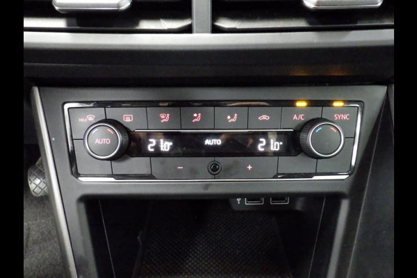 Volkswagen Polo 1.0 TSI Comfortline Business Airco|ECC Navi Carplay Adaptive Cruise Control PDC VA 15" LM Velgen