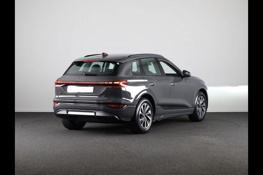 Audi Q6 e-tron Advanced edition performance 100 kWh 306pk | Tech Plus pakket | sportstoelen met leder | bumpers in kleur carrosserie, omgevingscamera's