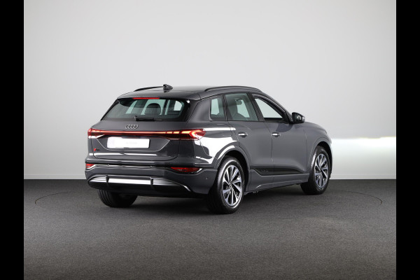 Audi Q6 e-tron Advanced edition performance 100 kWh 306pk | Tech Plus pakket | sportstoelen met leder | bumpers in kleur carrosserie, omgevingscamera's
