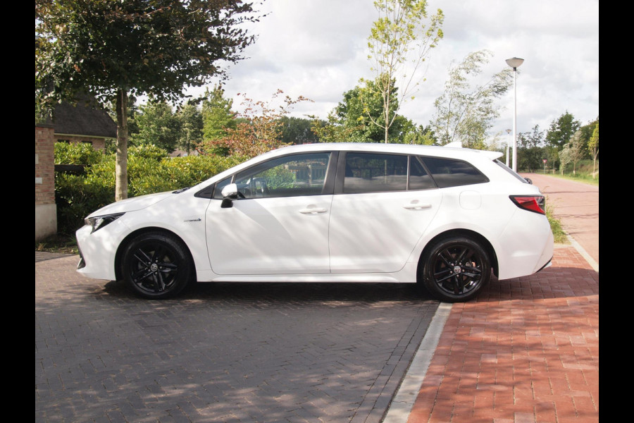Toyota Corolla Touring Sports 1.8 Hybrid Black Style-pakket | 17 Inch | Camera | Apple Carplay | Cruise Control | NL-Auto | Toyota Corolla Touring Sports 1.8 Hybrid Black Style-pakket | 17 Inch | Camera | Apple Carplay | Cruise Control | NL-Auto |