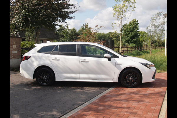 Toyota Corolla Touring Sports 1.8 Hybrid Black Style-pakket | 17 Inch | Camera | Apple Carplay | Cruise Control | NL-Auto | Toyota Corolla Touring Sports 1.8 Hybrid Black Style-pakket | 17 Inch | Camera | Apple Carplay | Cruise Control | NL-Auto |